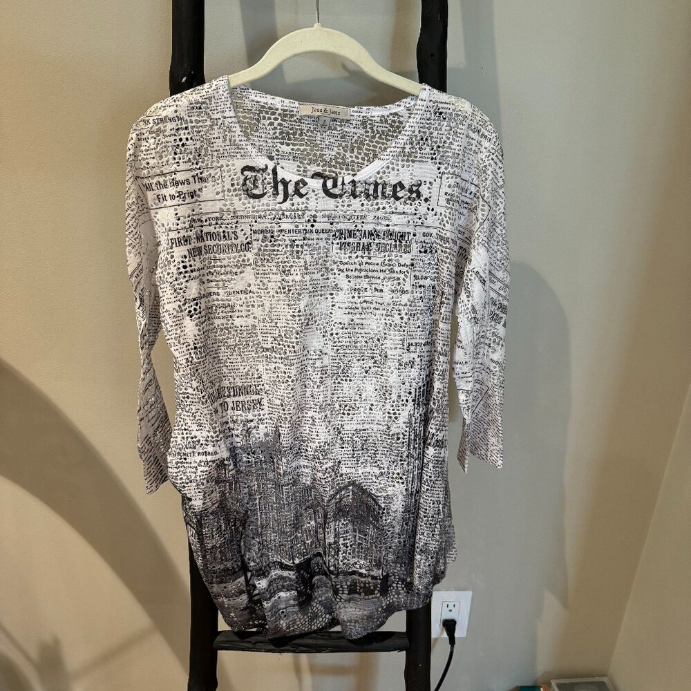 Jess & Jane Mesh Newspaper Quarter-Length Sleeve Shirt